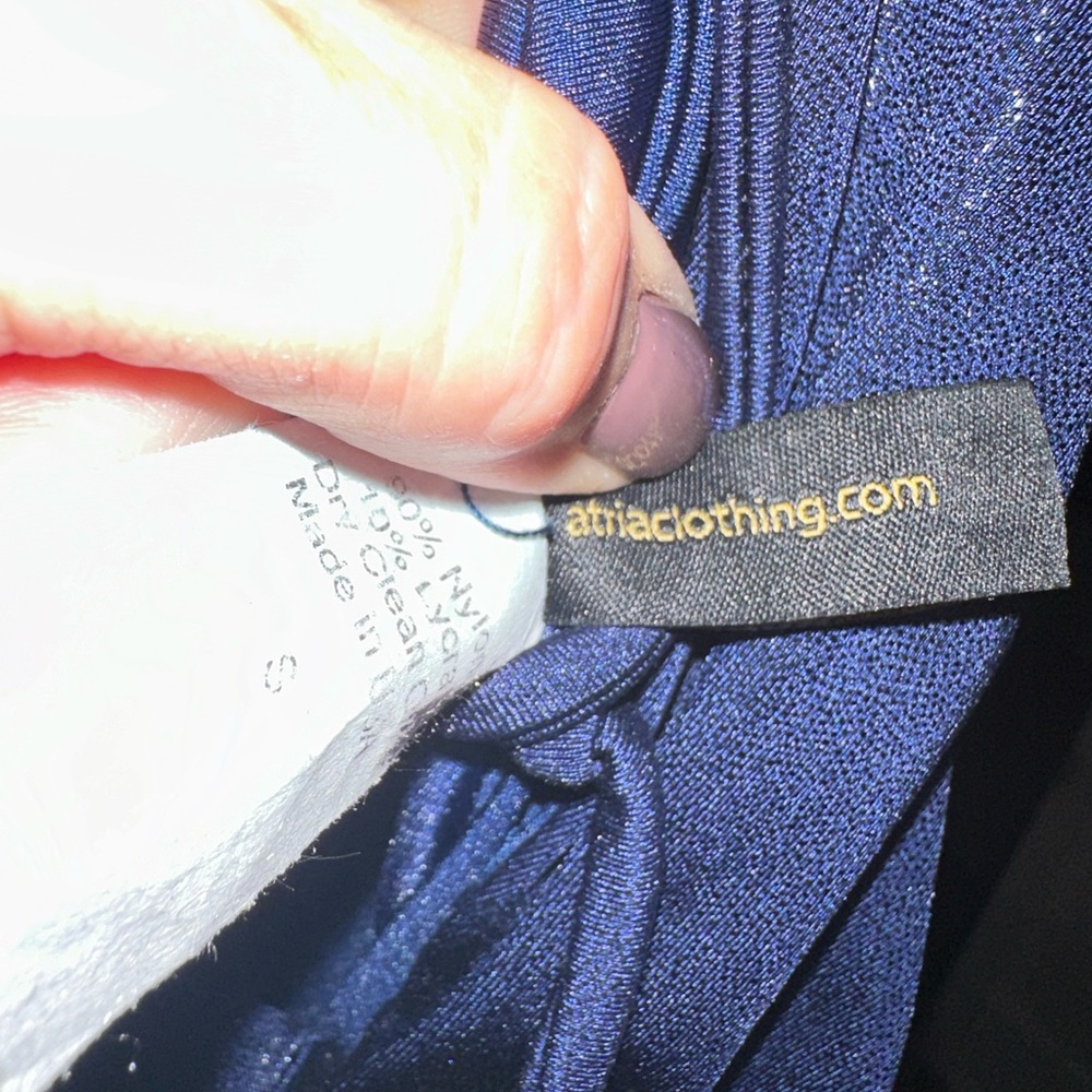 PROM SEASON, make an offer! 
Gorgeous navy shimmer prom gown - Picture 7 of 9